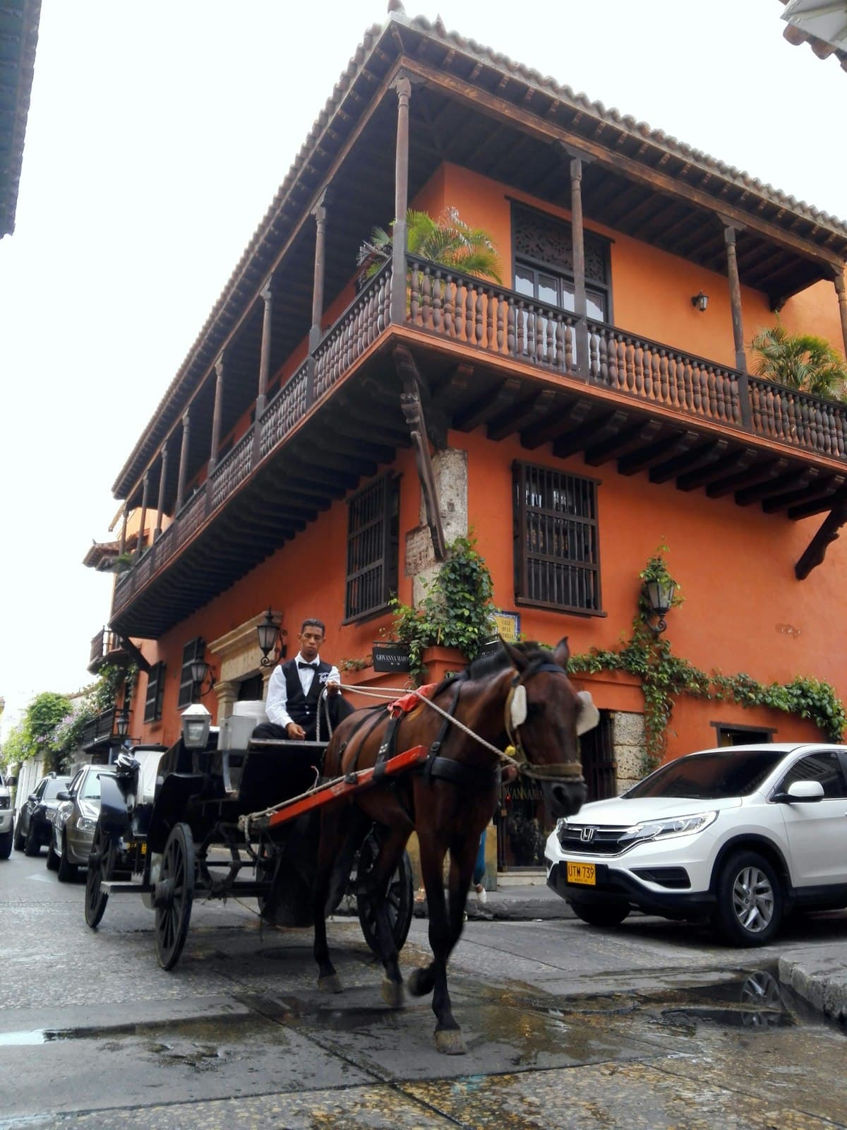 Charming neighborhood street in Cartagena, Colombia — where to stay guide
