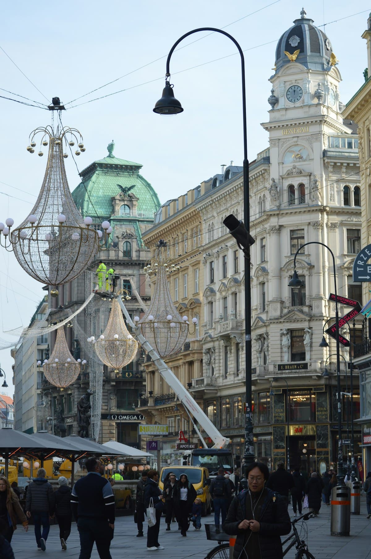 Bustling market in Vienna, Austria — shopping guide