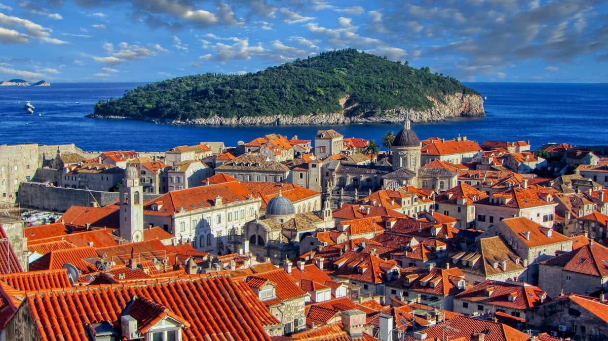 Free outdoor activity in Dubrovnik, Croatia — budget travel guide