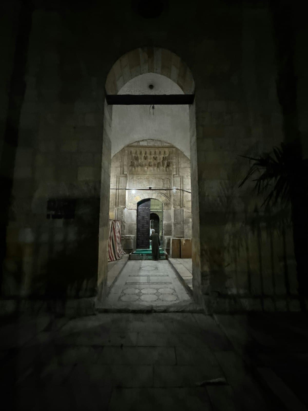 Cultural scene in Cairo, Egypt — etiquette guide for travelers